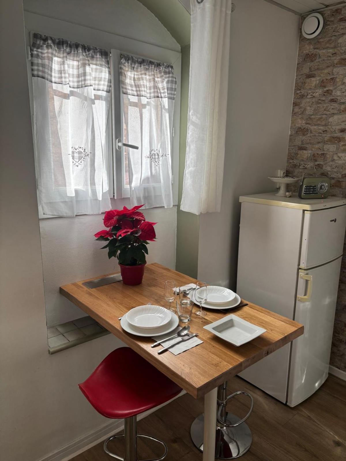 Appartement Central Des Terres Chaudes Proche Bord De Mer Menton Eksteriør billede